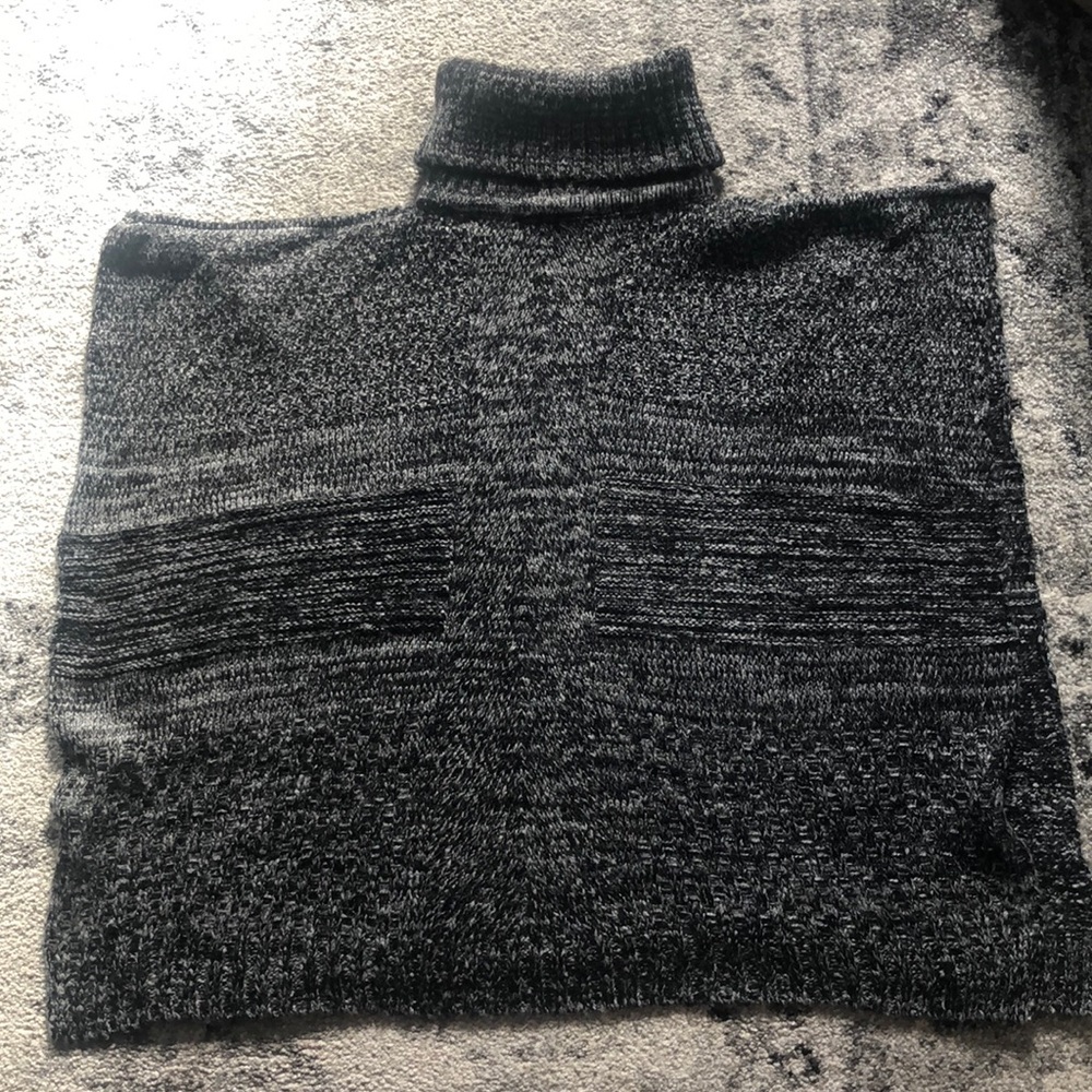 3/$20 if bundled Apt 9 cable knit poncho
